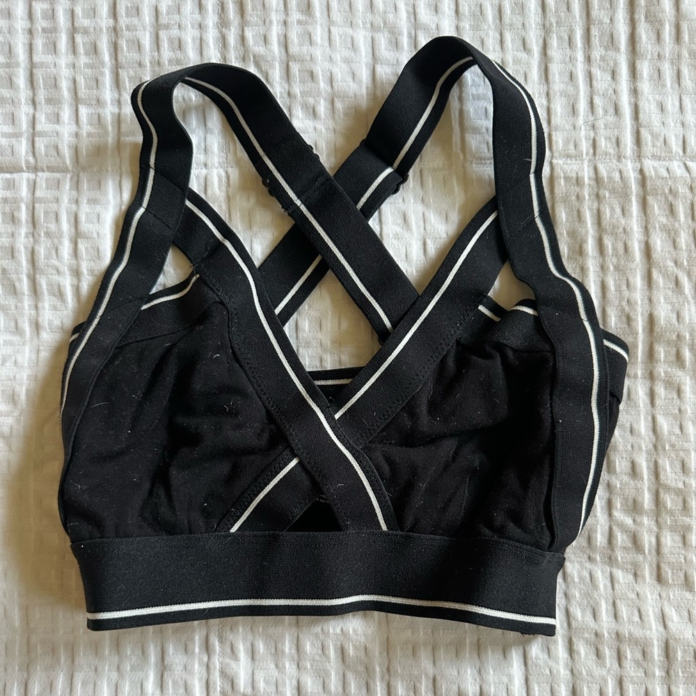Aritzia sports bra - community